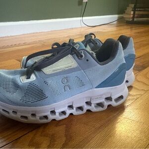 On Running Cloudstratus in Blue and Gray